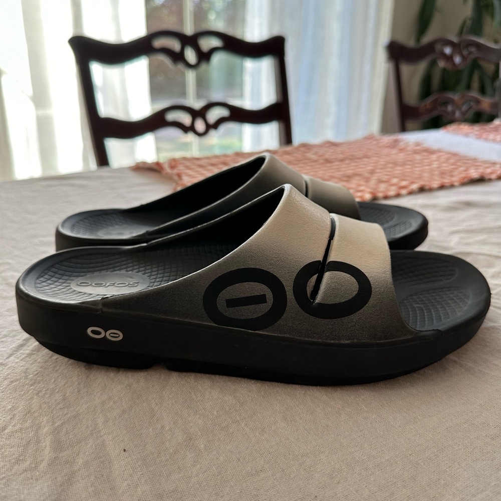 Oofos slides
